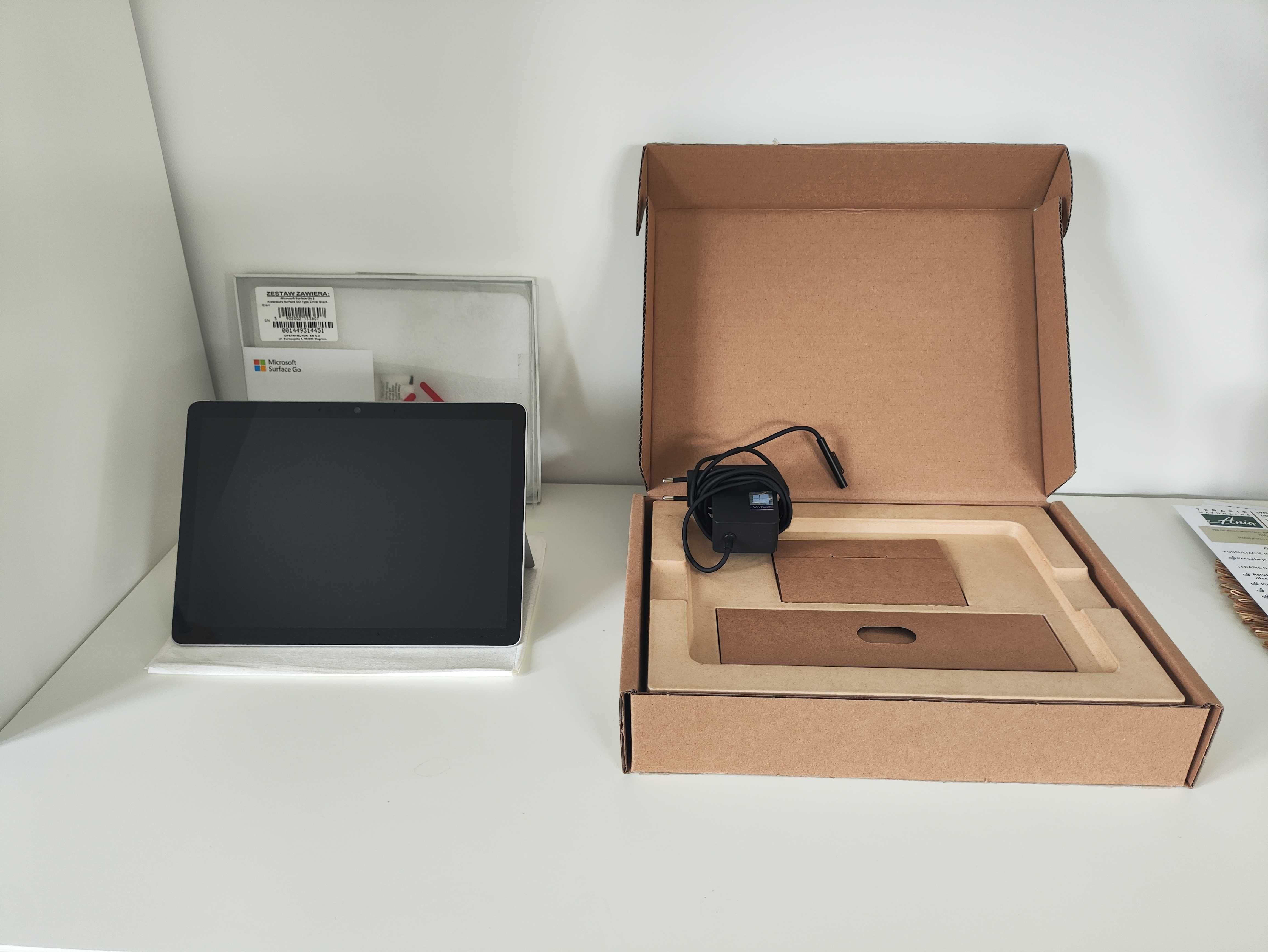 Microsoft Surface Go 2 + klawiatura Microsoft