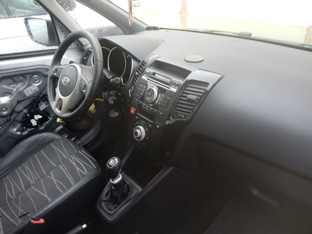 Kia venga 1.4    .