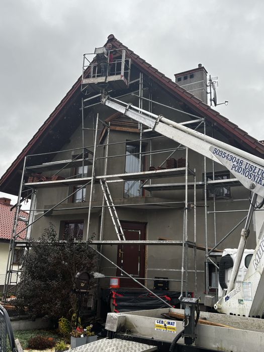 Usługi podnośnikiem koszowym (usługi dekarskie)