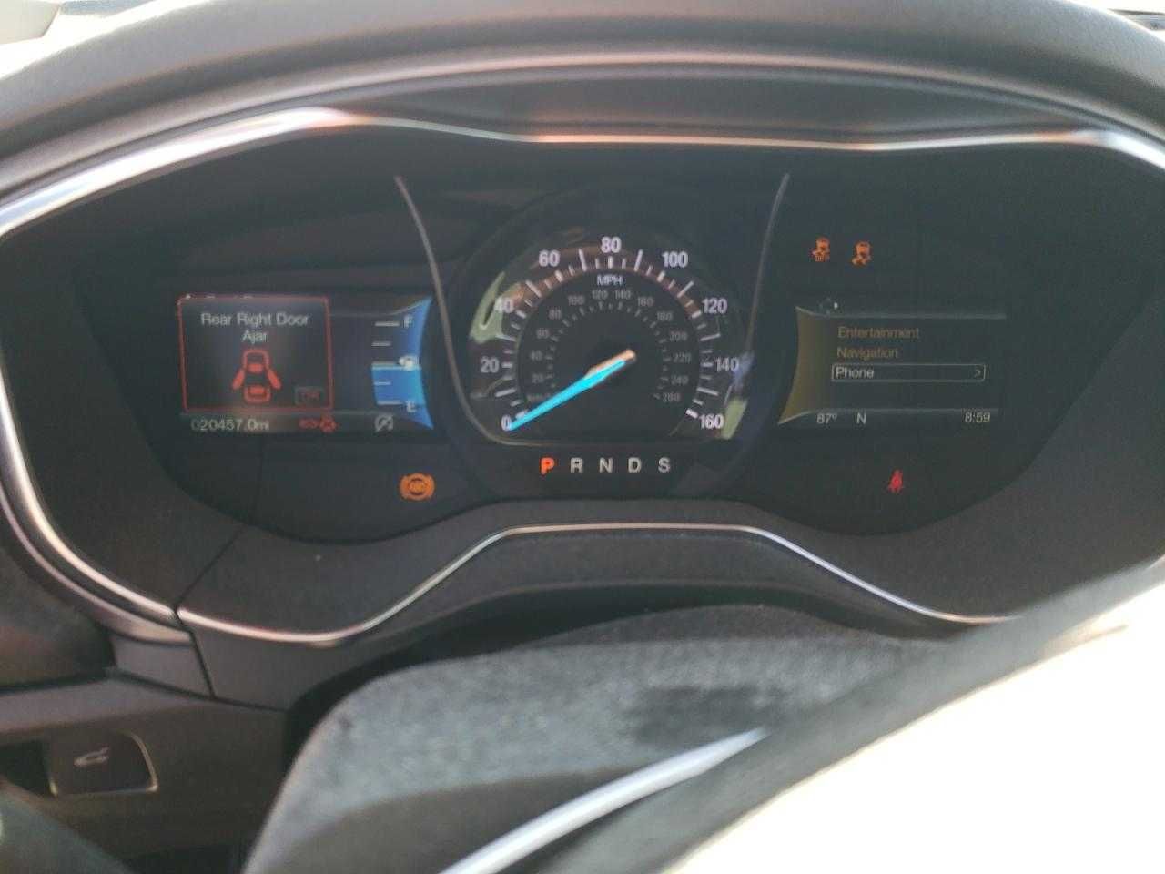 Ford Fusion SE 2018 - Потужний та економічний седан з США