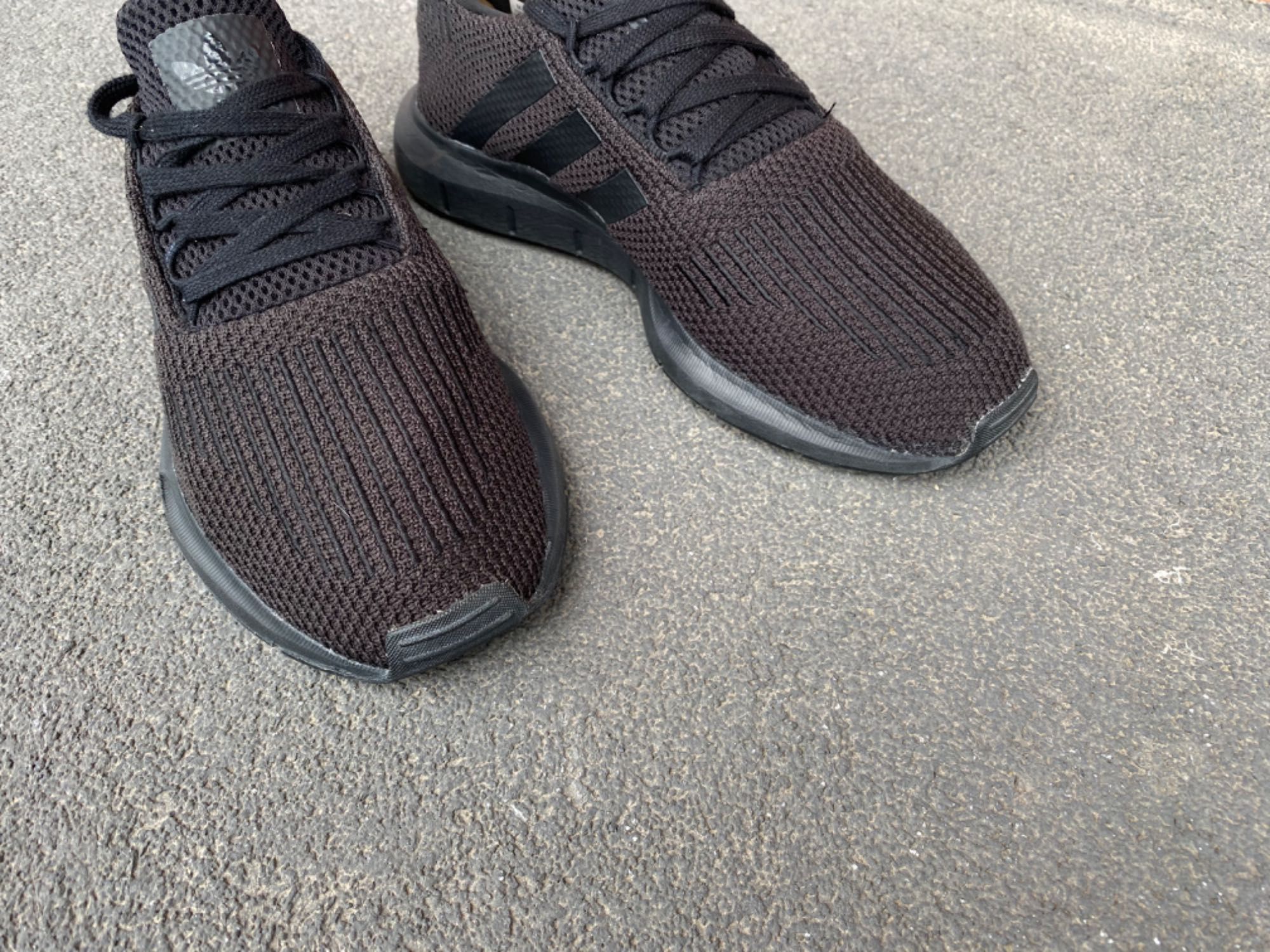 Кросівки adidas Swift Run original 39р чорні