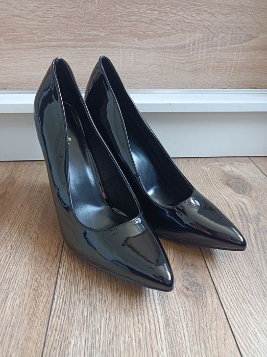 Czarne lakierowane szpilki rozmiar 45