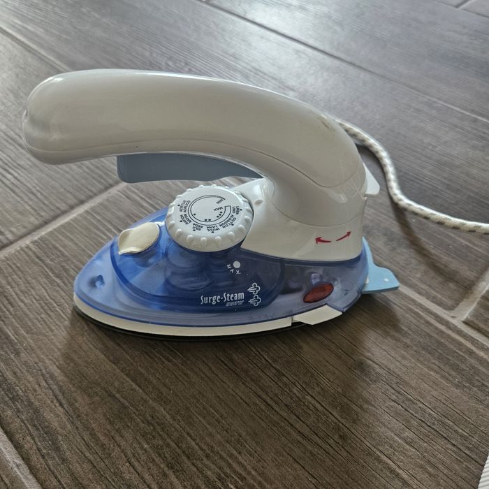 Утюг отпариватель дорожный