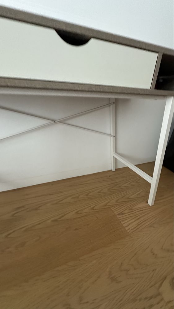 Mesa nova de JYSK