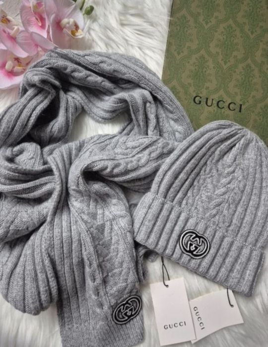 Комплект шапка шарф жіночий