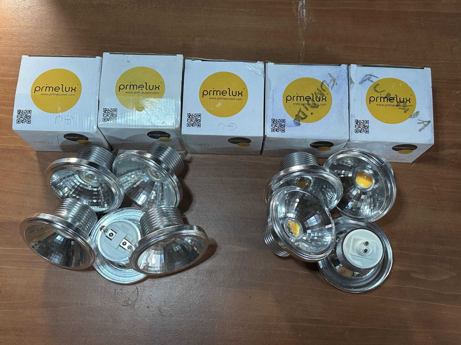 LOTE 9 PRIMELUX Reflectores SPOT 45º 10w