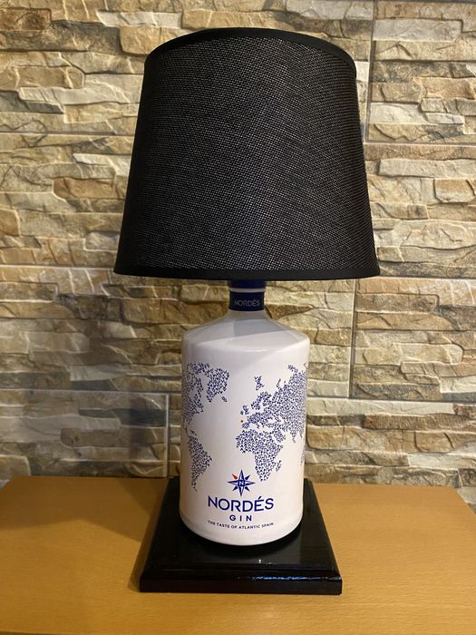 Candeeiro com garrafa