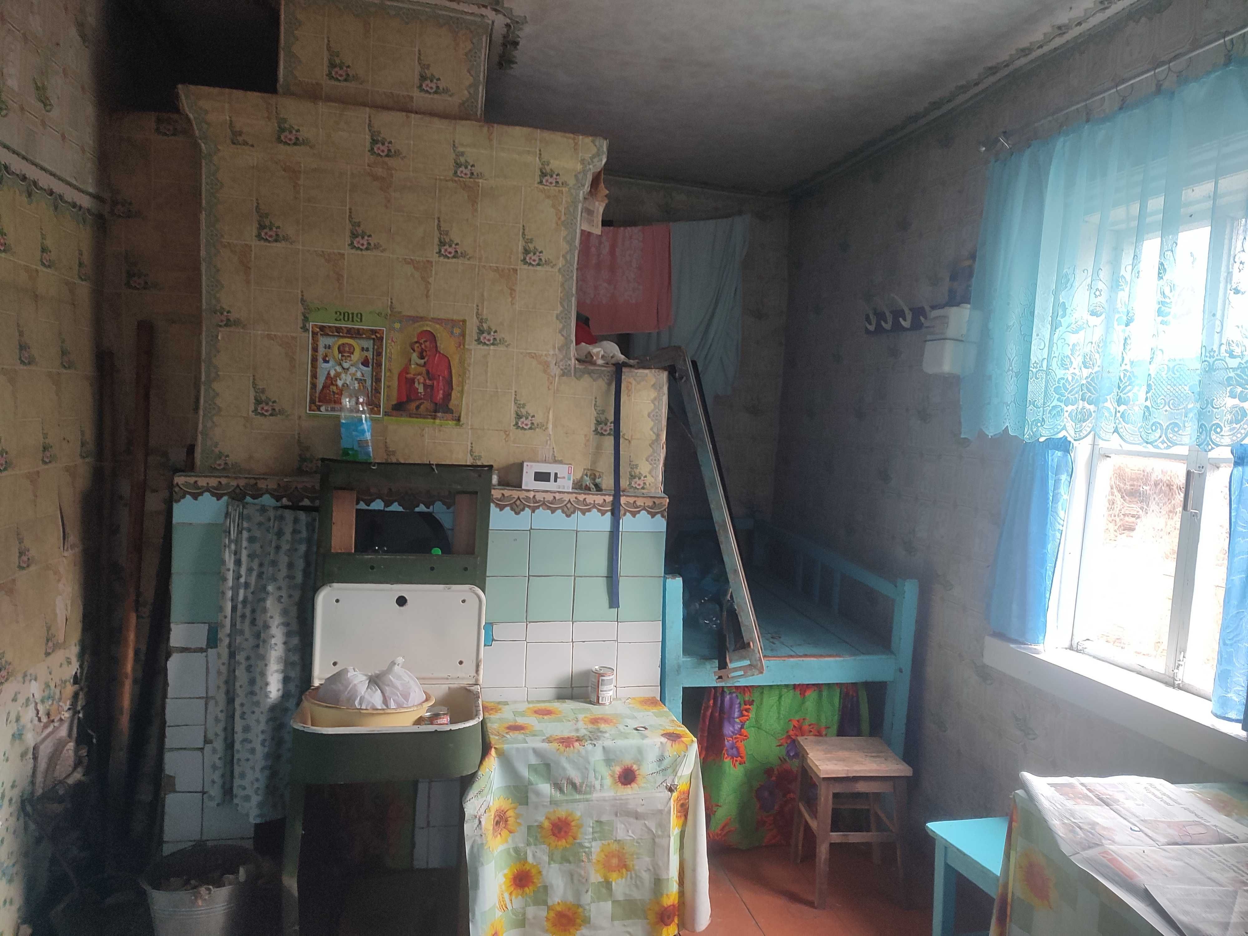Будинок в селі під дачу або житло