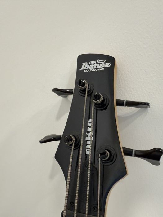 Guitarra Baixo Ibanez