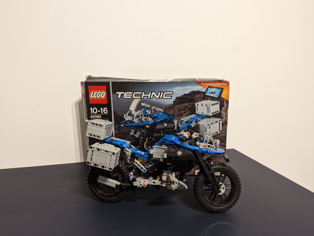 Lego Technic 42063 BMW R 1200 GS Adventure.