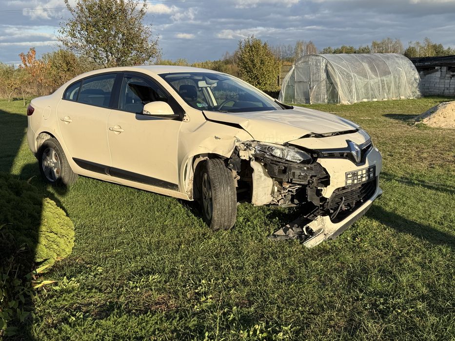 Renault Fluence 1.6 Benzyna • Manual • 2013r • Uszkodzony