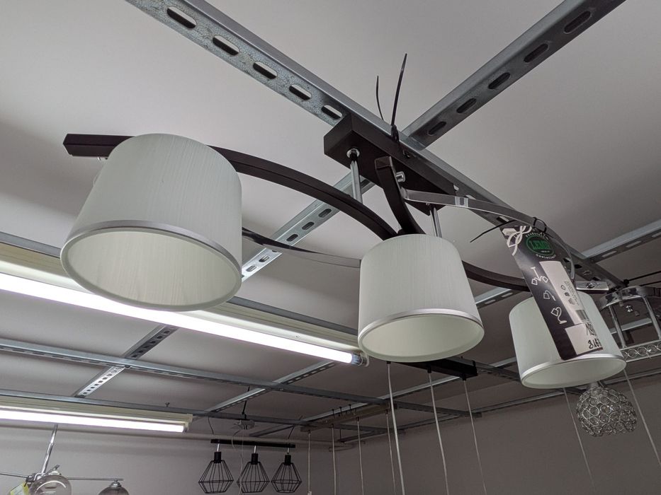 Lampa sufitowa trzy punktowa