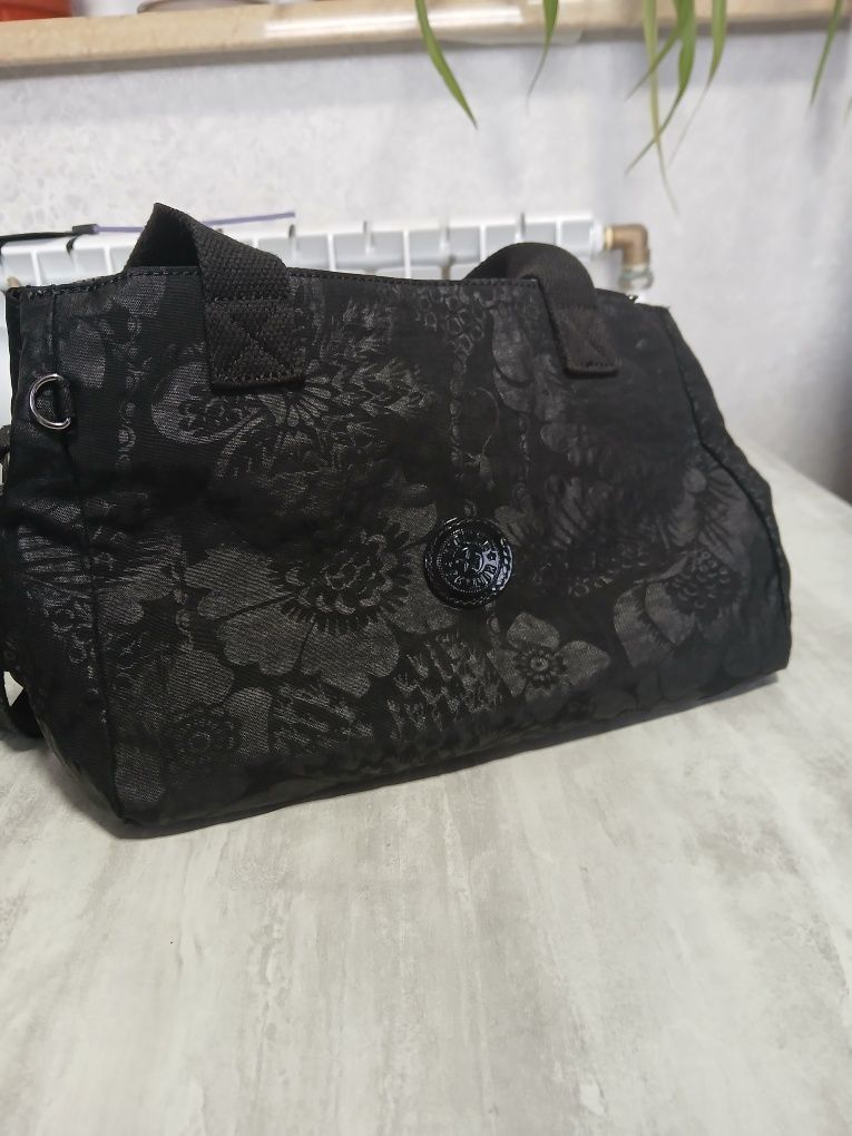 сумка kipling чорна