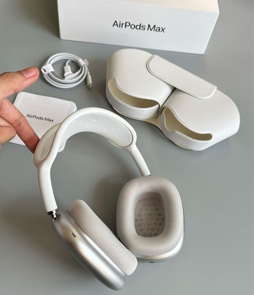AirPods Max silver