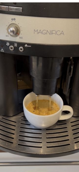 Ekspres do kawy Delonghi Magnifica