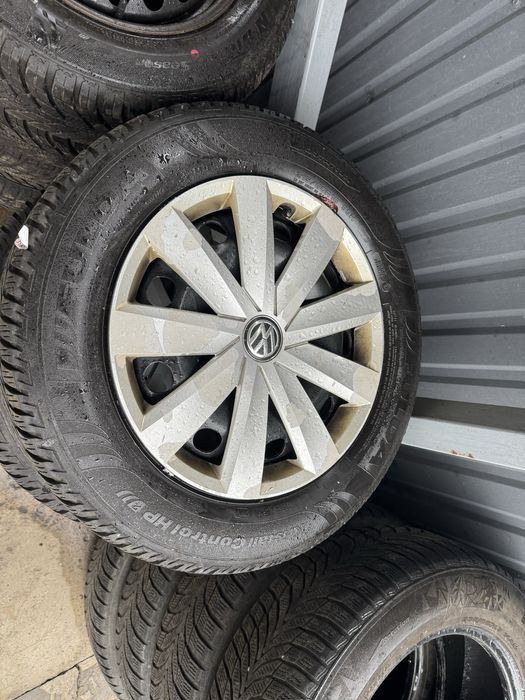 Комплект коліс на залізних дисках Volkswagen 215/60R16