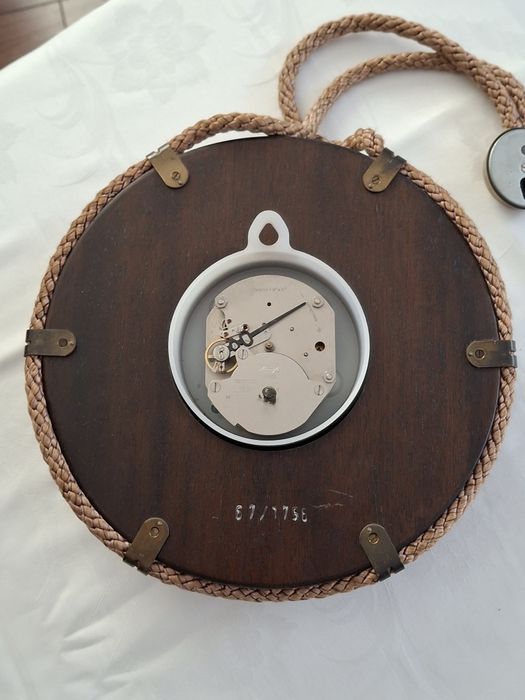 Zegar wiszący marki Kienzle