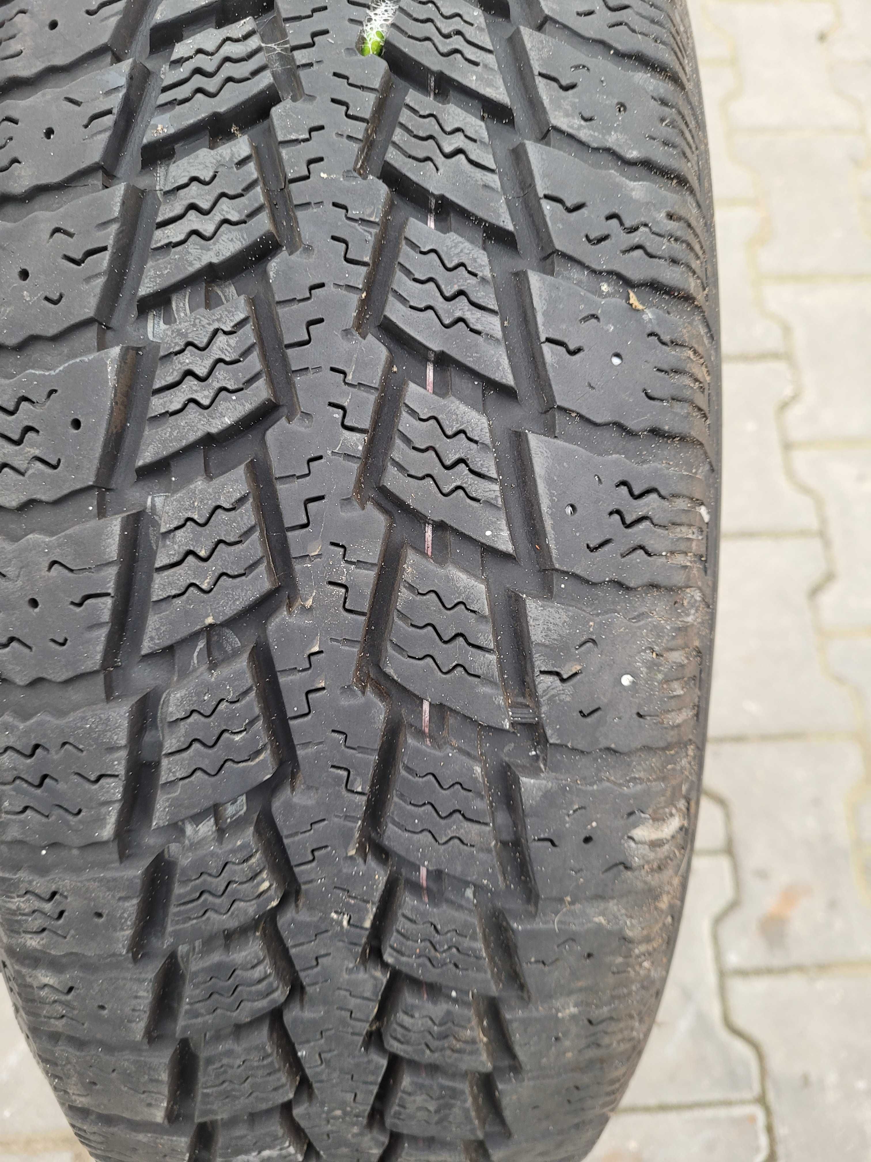 Opona Kumho 215/60 17C
