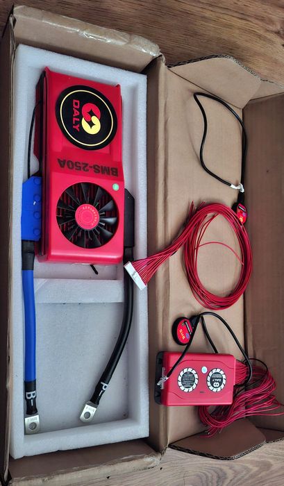 Плата Smart BMS Daly 16S 48 вольтів 250 А для LiFePO4 Комплект