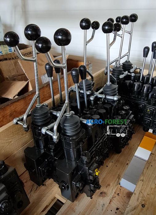 Rozdzielacz hydrauliczny 8 sek FinnRotor 60L Przyczepa Lesna BMF Palms