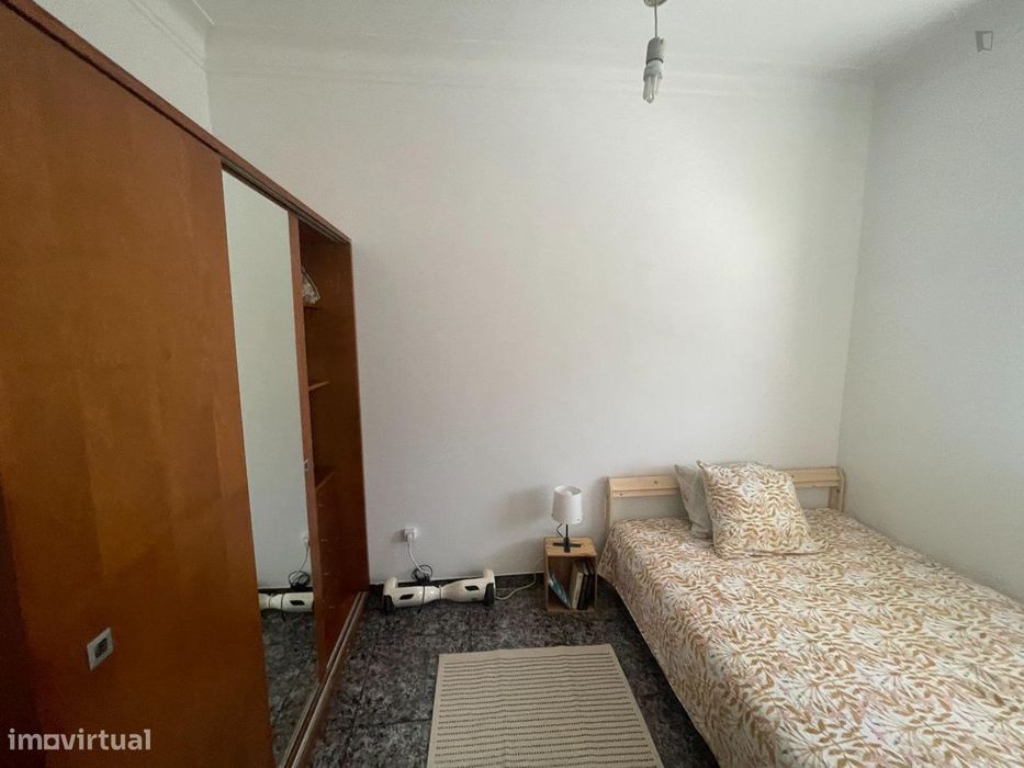 720443 - Quarto com cama de solteiro em...