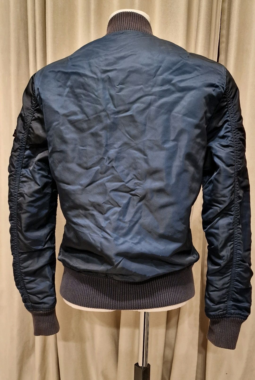 Alpha Industries, bomberka S, morski kolor
Alpha Industries, bomberka