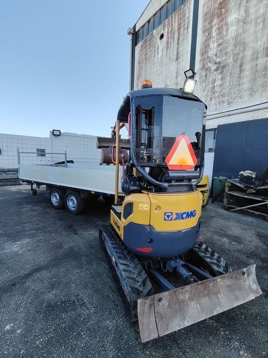 Mini Giratória XCMG XE 15 + Reboque