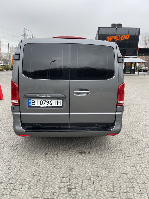 Mercedes Bito автомобіль
