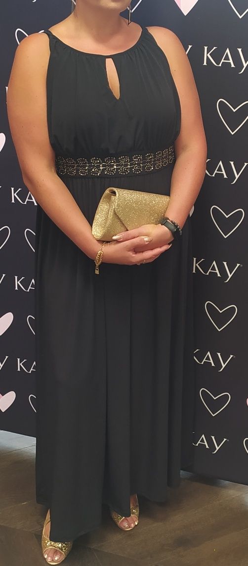 Elegancka sukienka czarna