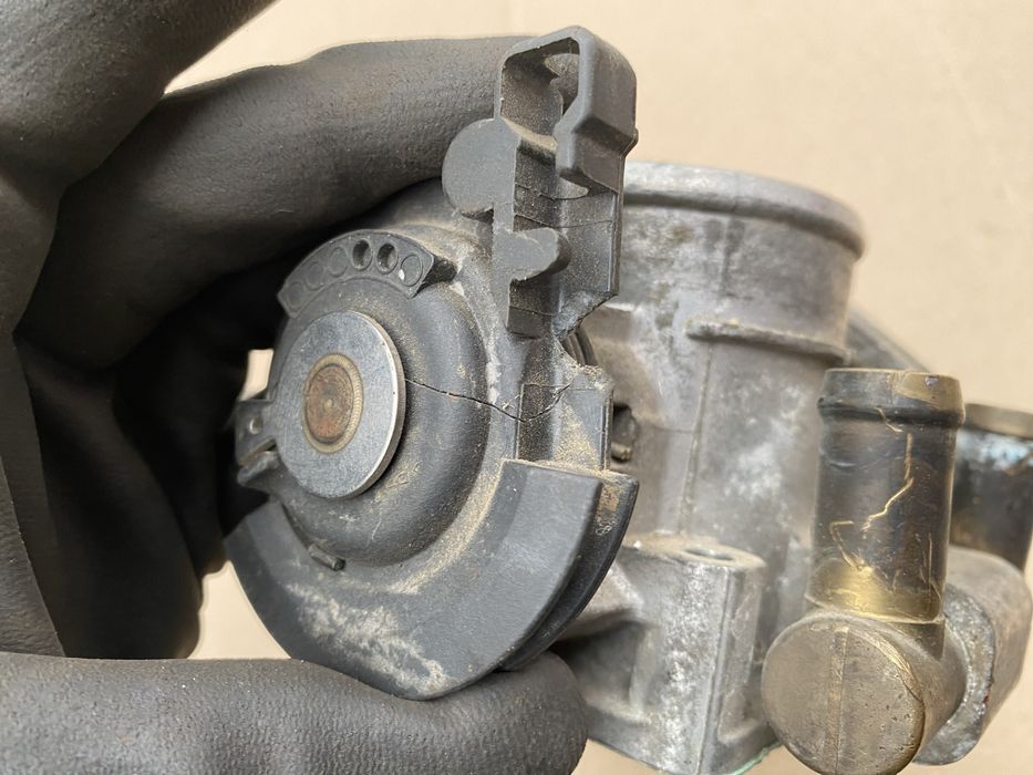 Audi a4b5 a6c5 Passat b5 przepustnica 058.133.063H