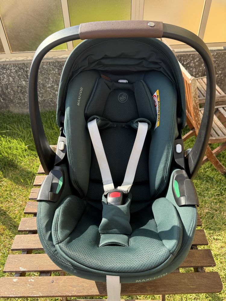 Maxi cosi pebble 360  (2) ( quadrado)