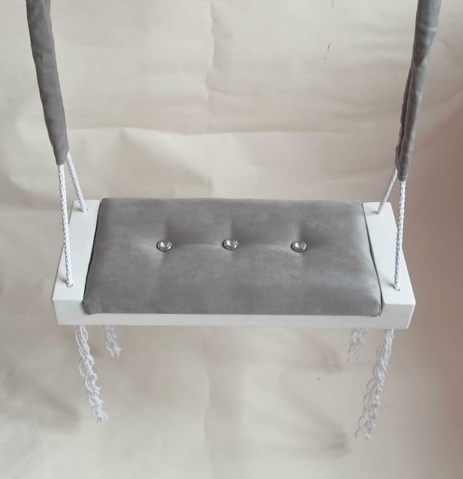 Huśtawka malowana tapicerowana dla dzieci