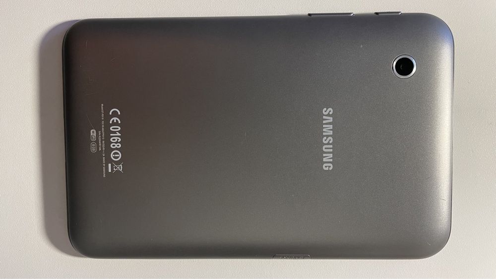 Samsung tablet GT-P3110 8GB etui i kabel używany