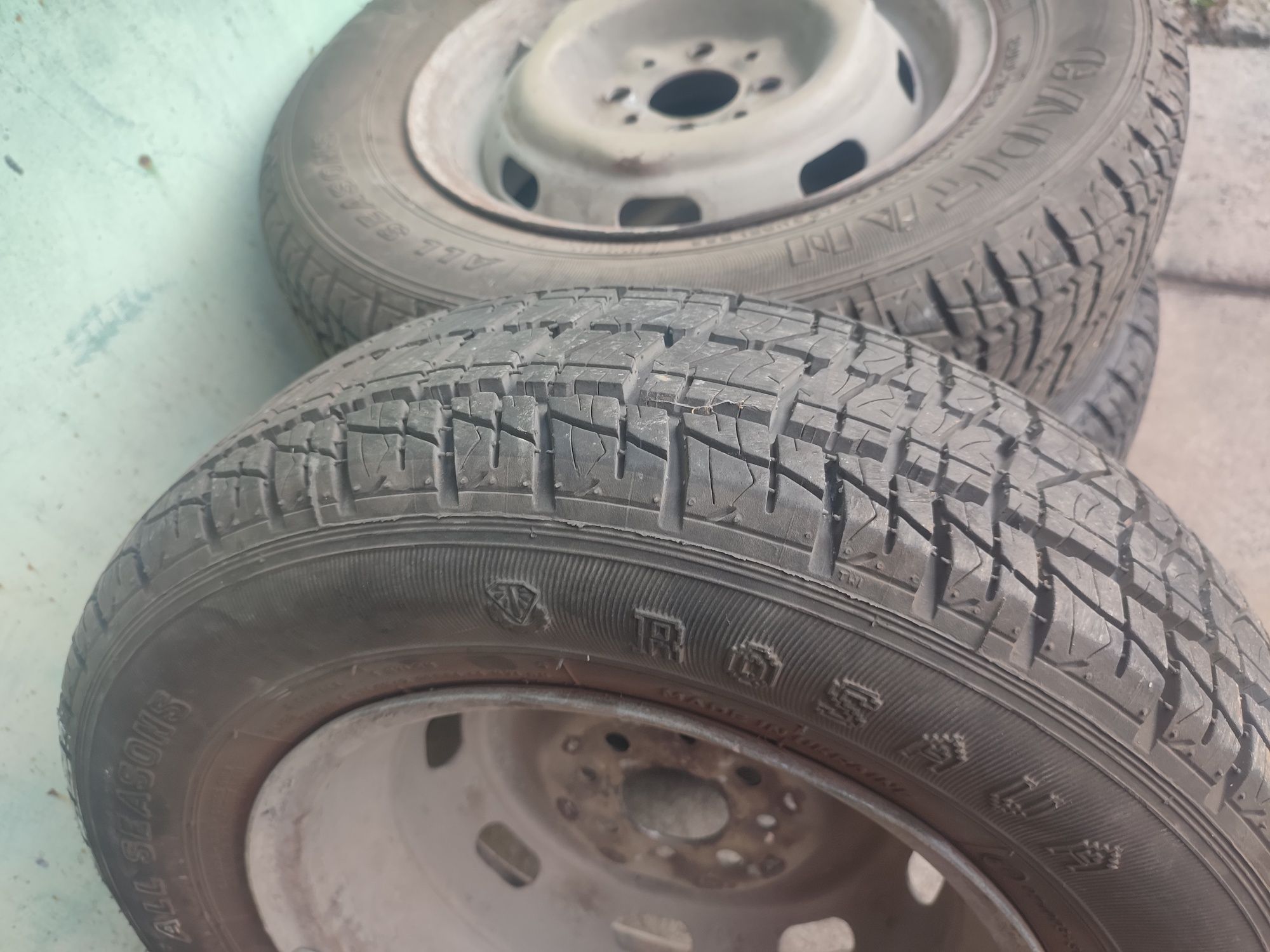 Колёса в заборе 175/70R13 ризиная летняя