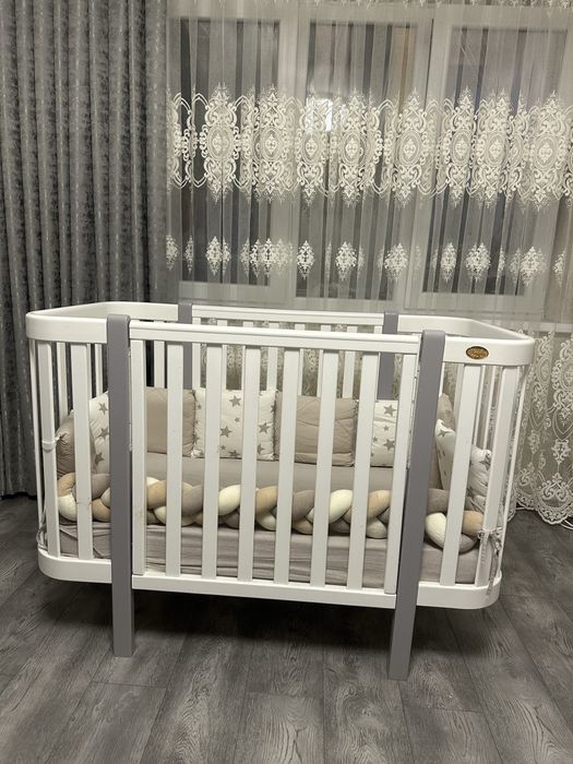 Дитяче ліжечко в ідеальному стані