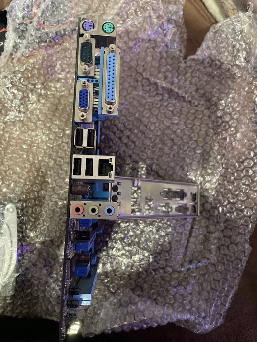 Материнська плата (не робоча)