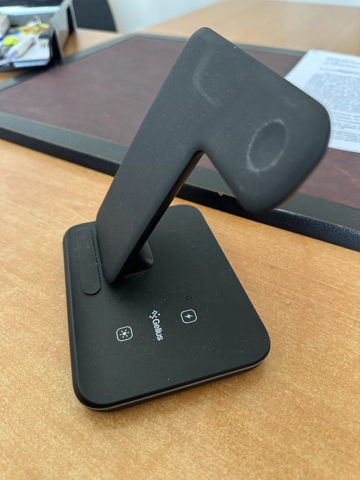 Продам зарядку 3 в 1 для Айфона