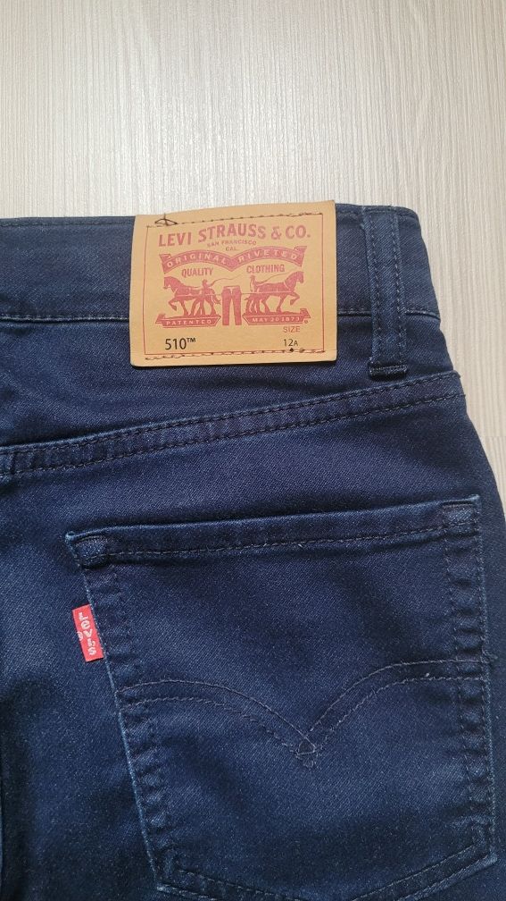 Spodnie jeansowe Levi's dla chłopca rozmiar 152 Stan jak nowe