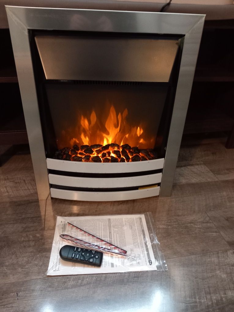 Kominek elektryczny Langham 2kW z efektem chromu