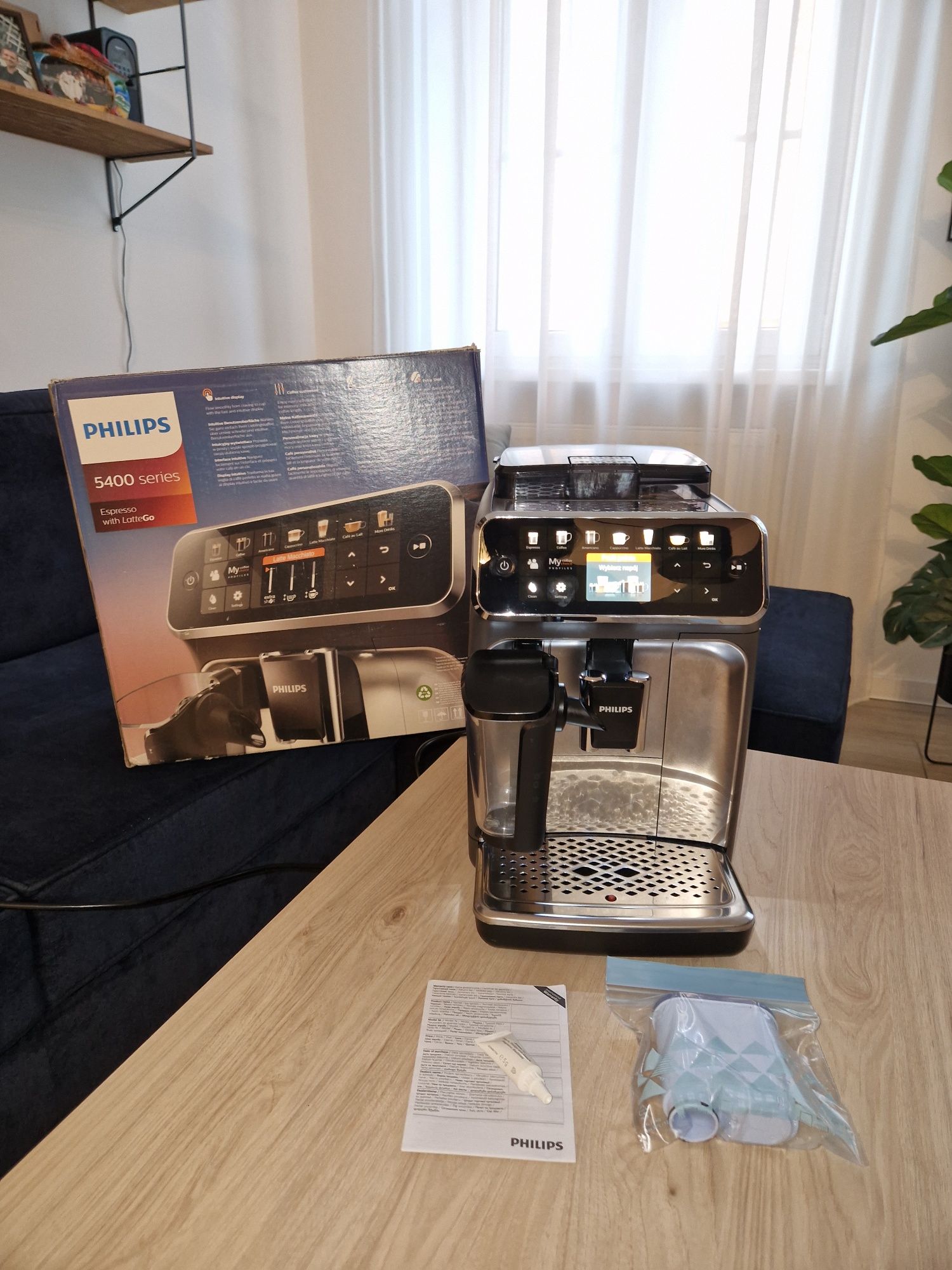 Ekspres do kawy automatyczny Phillips lattego latte go 5400 / EP5444
