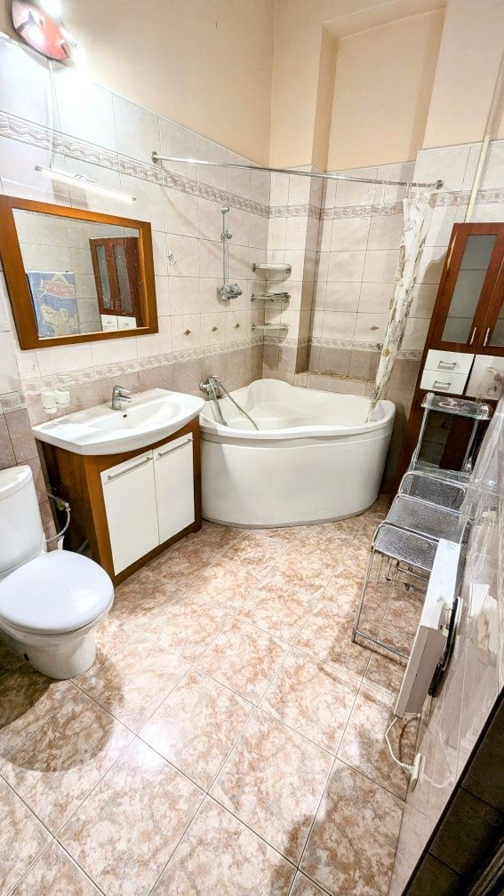 Продам 5-комн.кв 155 м2, Центр Бекетова Бажанова