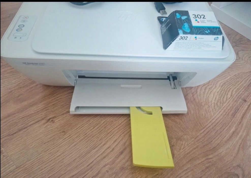 Impressora HP Deskjet 2130 e tinteiro