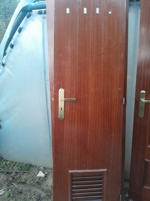 Lote de Portas  com vidro e sem vidro