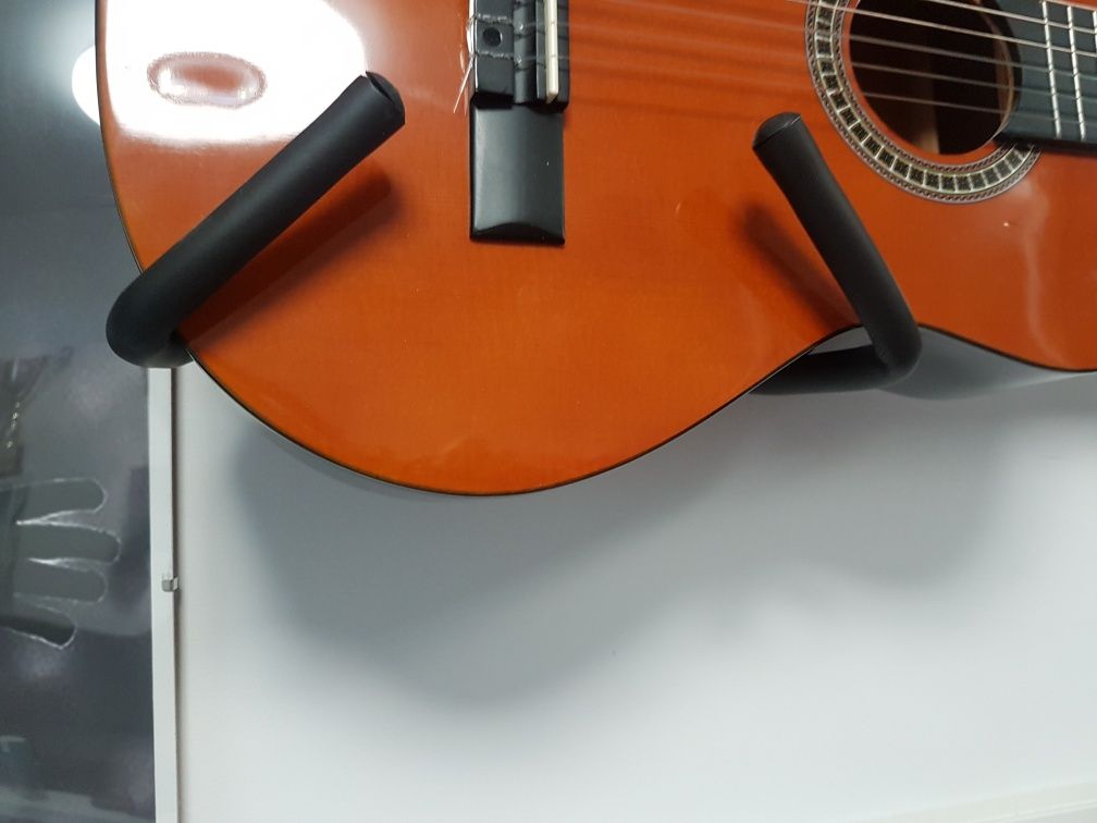 Roxtone wieszak gitarowy ścienny