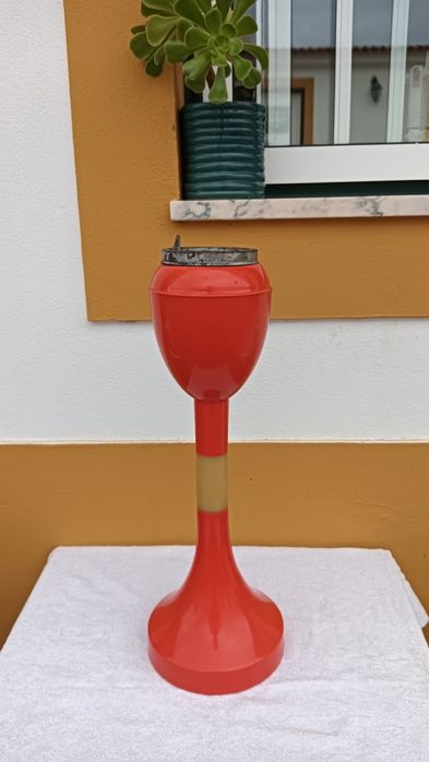 Cinzeiro de pé vintage italiano laranja