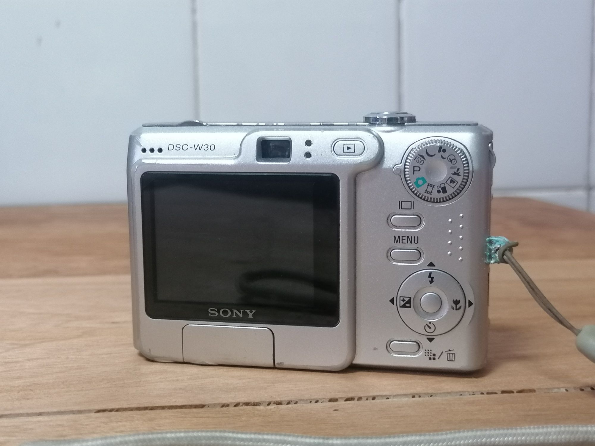 Máquina fotográfica DSC-W30