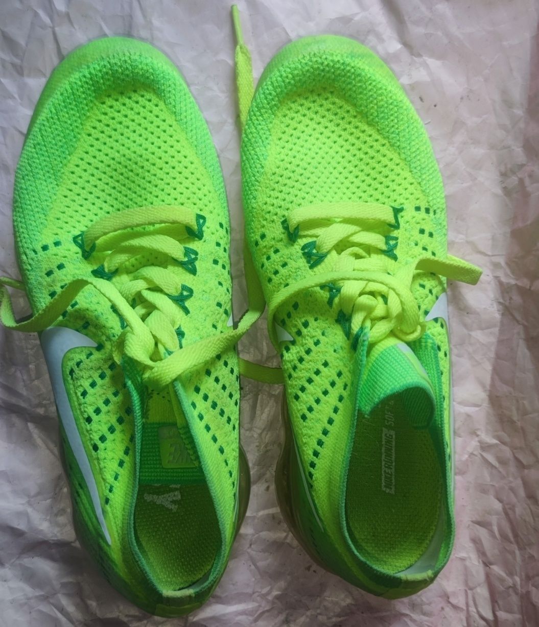 Продаються жіночі кросівки Nike