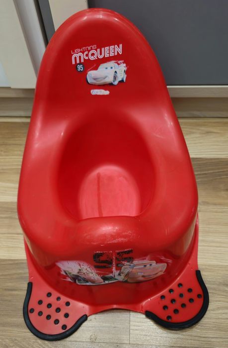 Nocnik McQueen..