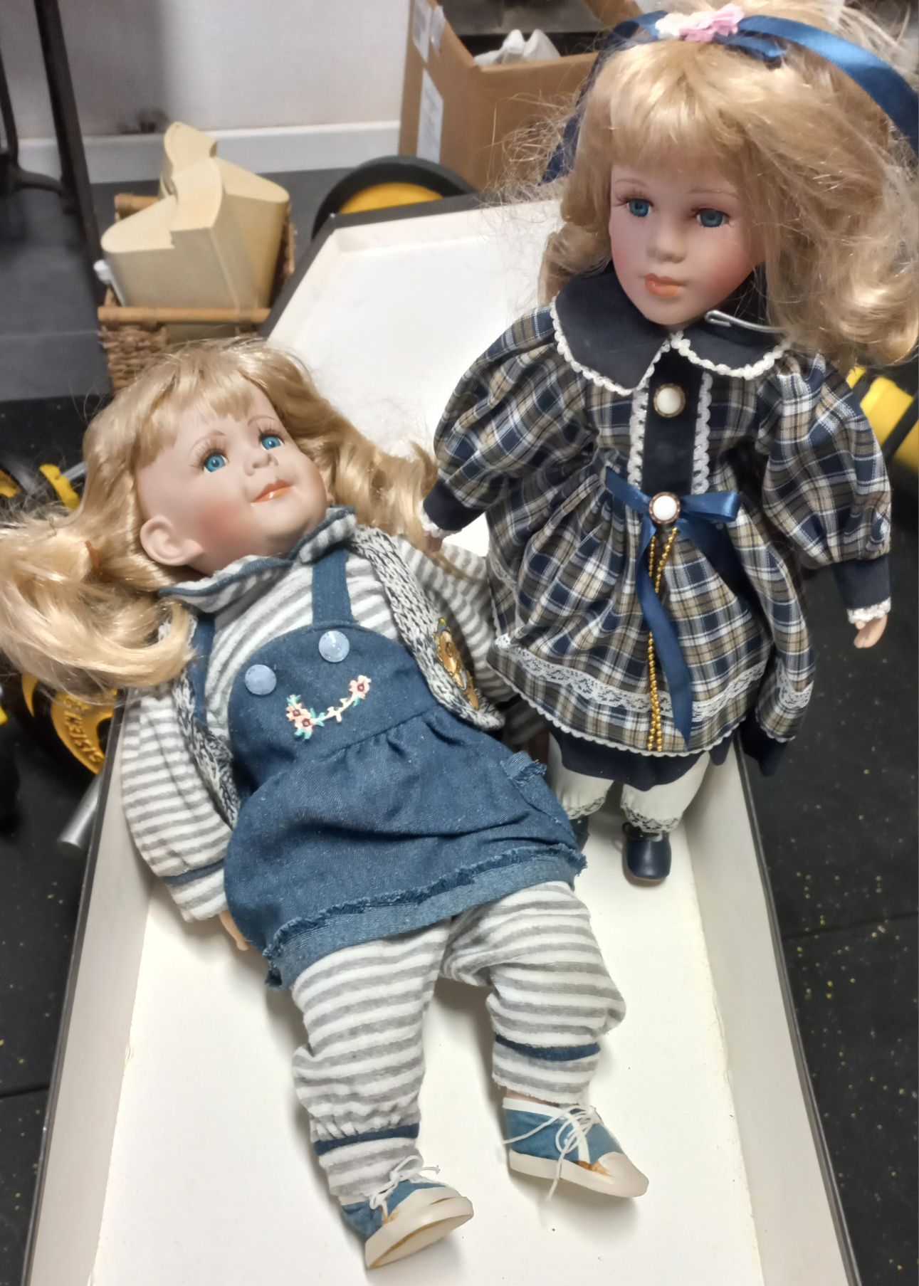 Bonecas de porcelana