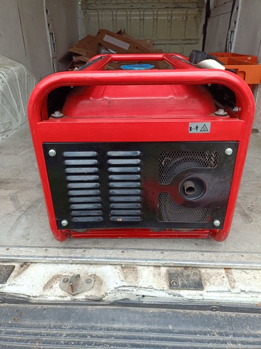 Agregat prądotwórczy Einhell TC-2500  bardzo mało używany